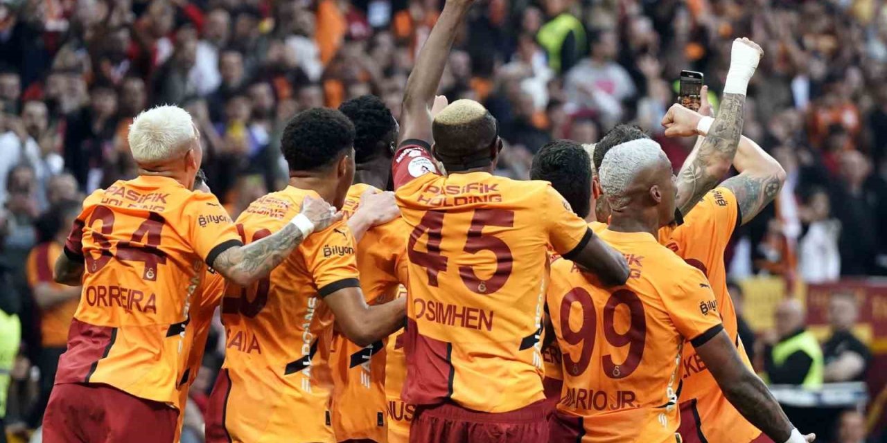 ŞAMPİYON GALATASARAY SADECE 2 HAFTA LİDER OLAMADI