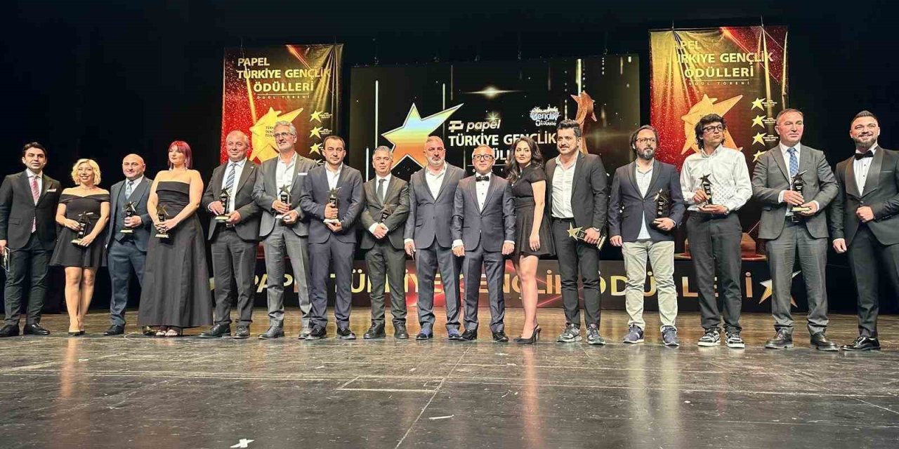 GENÇLİK ÖDÜLÜ BAŞKAN YASİN YILDIZ’A VERİLDİ