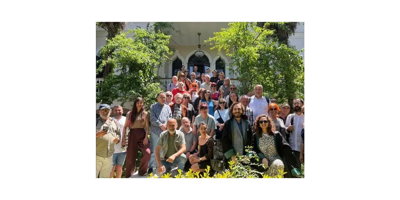 BÜYÜKADA "AZMANBÜS" PROTESTOSU DAVASINDA AKTİVİSTLER HAKİM KARŞISINA ÇIKTI