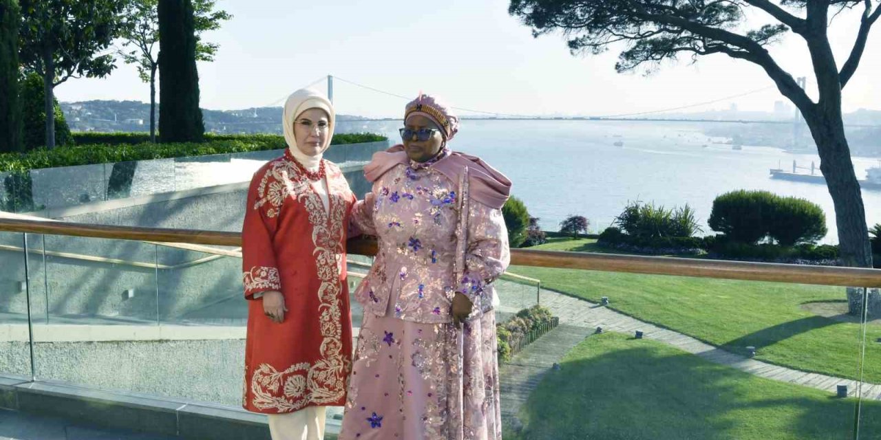 EMİNE ERDOĞAN, ESVATİNİ ANA KRALİÇESİ NTFOMBİ TFWALA İLE GÖRÜŞTÜ