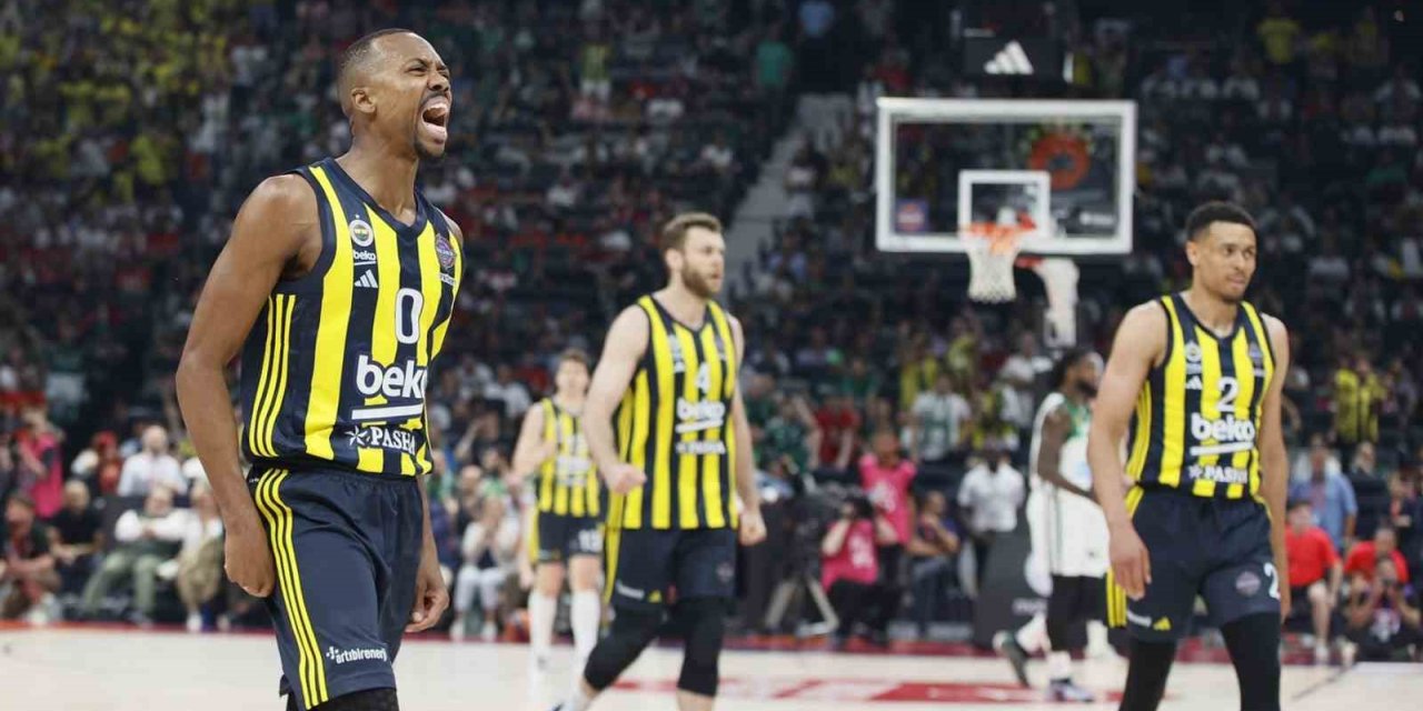 FENERBAHÇE, THY EUROLEAGUE’DE KUPA İÇİN PARKEDE