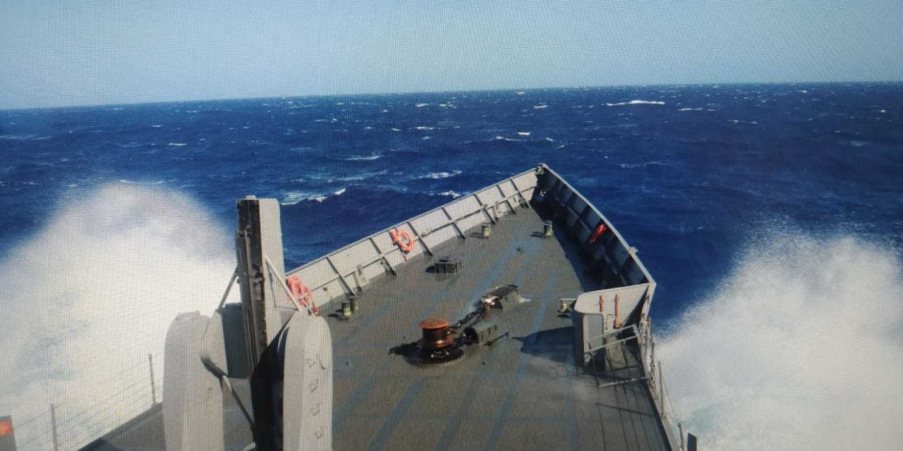 KAŞ AÇIKLARINDA GÖÇMEN TEKNESİ BATTI