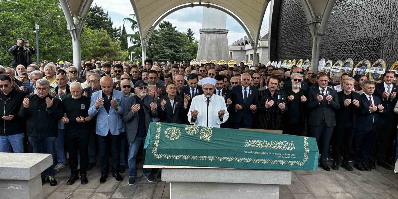 İLHAN ŞEŞEN SON YOLCULUĞUNA UĞURLANDI