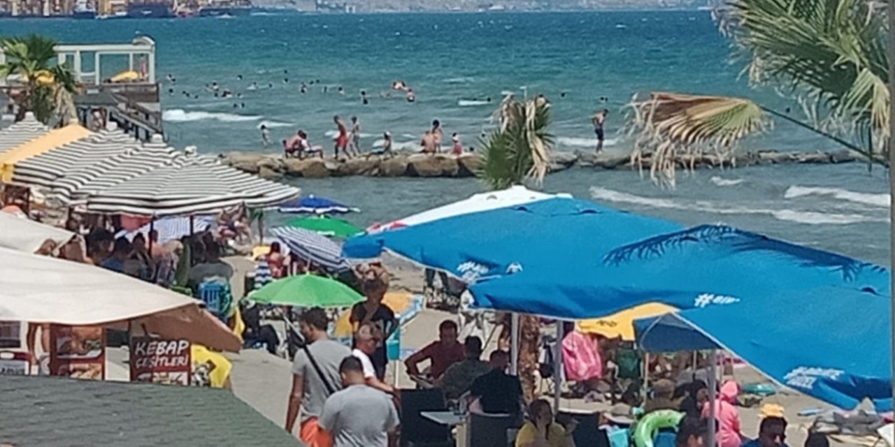 2 BİN 500 NÜFUSLU MAHALLEYE 100 BİN KİŞİ GELDİ 3 GÜNDE 200 TON ÇÖP ÇIKTI