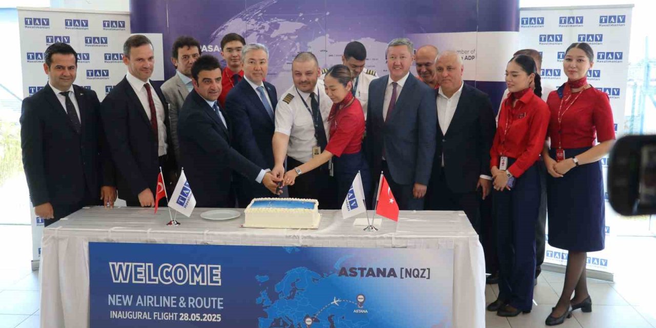 GAZİPAŞA-ALANYA HAVALİMANI, FLYARSYTAN’IN İLK UÇUŞUNU KARŞILADI