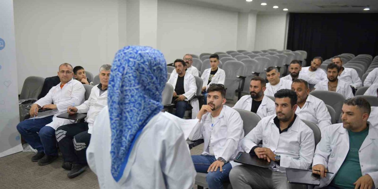ESENYURT’TA EĞİTİMLİ KESİM ELEMANLARI GÖREV BAŞINDA