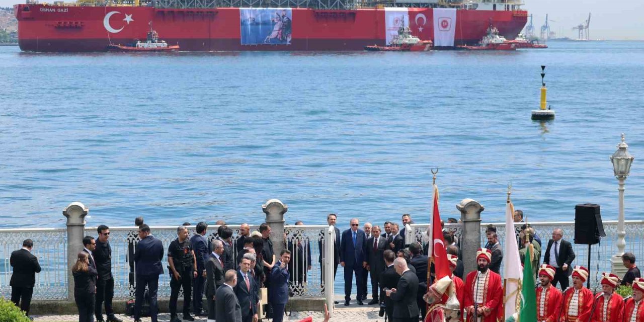 CUMHURBAŞKANI ERDOĞAN ‘OSMAN GAZİ’ PLATFORMUNU DOLMABAHÇE’DEN UĞURLADI