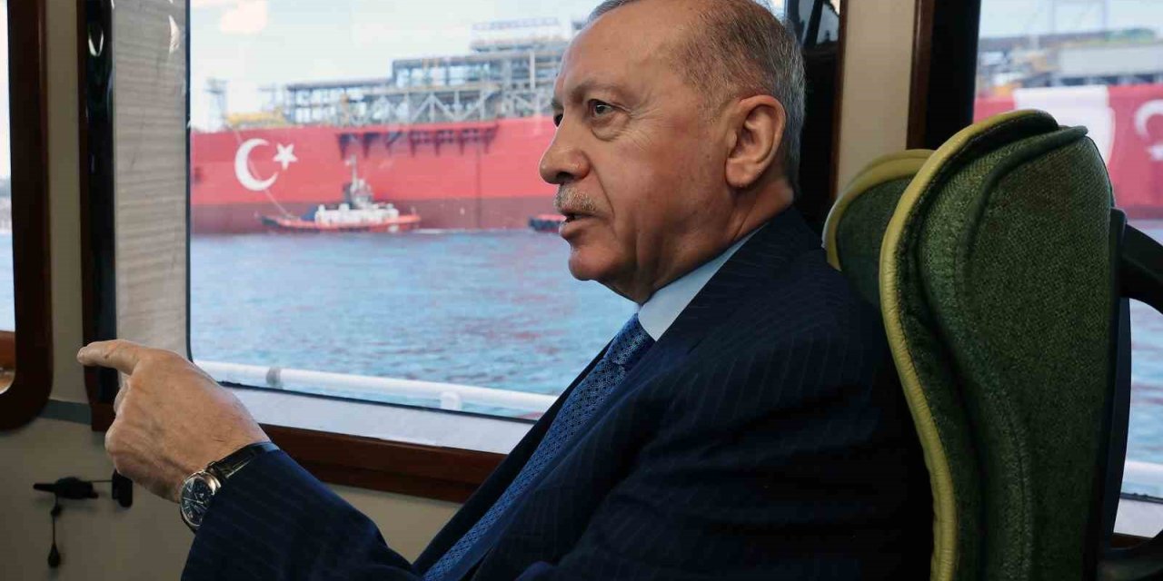 CUMHURBAŞKANI ERDOĞAN ‘OSMAN GAZİ’ PLATFORMUNUN KAPTANI İLE KONUŞTU