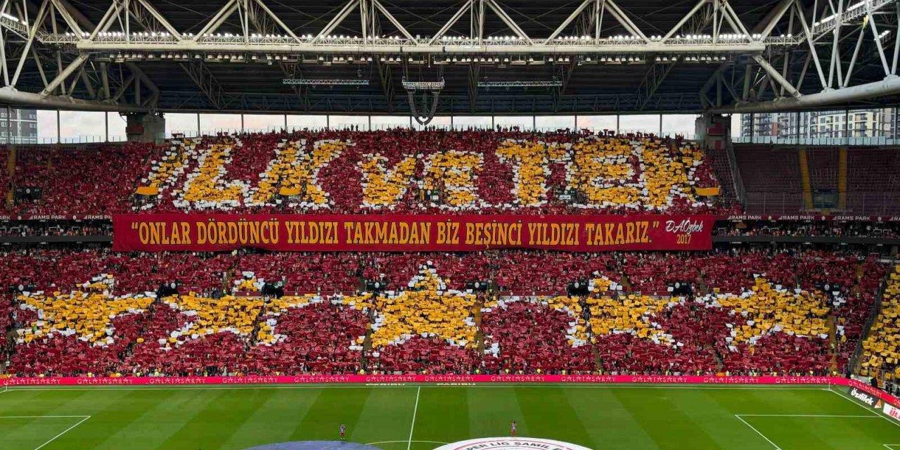 GALATASARAY TARAFTARINDAN, ŞAMPİYONLUĞA ÖZEL KOREOGRAFİ