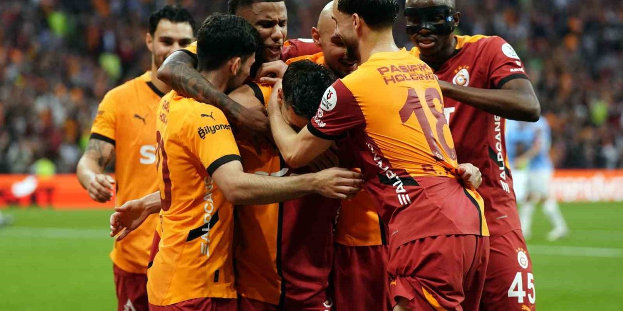 TRENDYOL SÜPER LİG: GALATASARAY: 1 - BAŞAKŞEHİR: 0 (İLK YARI)
