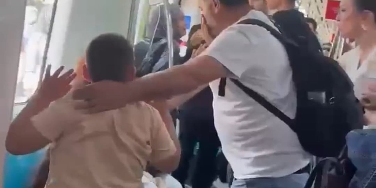 MARMARAY’DA ÇOCUKLARININ YANINDA BABAYI DARBEDEN İKİ ŞAHIS YAKALANDI