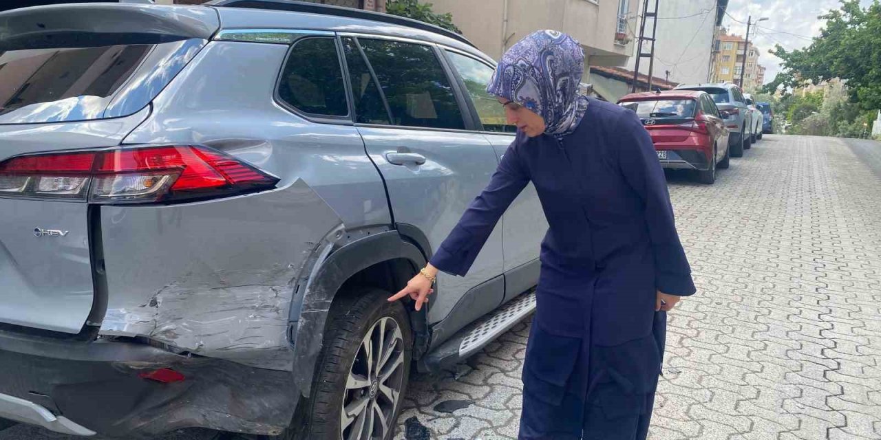 ATAŞEHİR’DE ARAÇLARA VURA VURA KAÇAN SÜRÜCÜNÜN VERDİĞİ HASAR GÜNDÜZ ORTAYA ÇIKTI