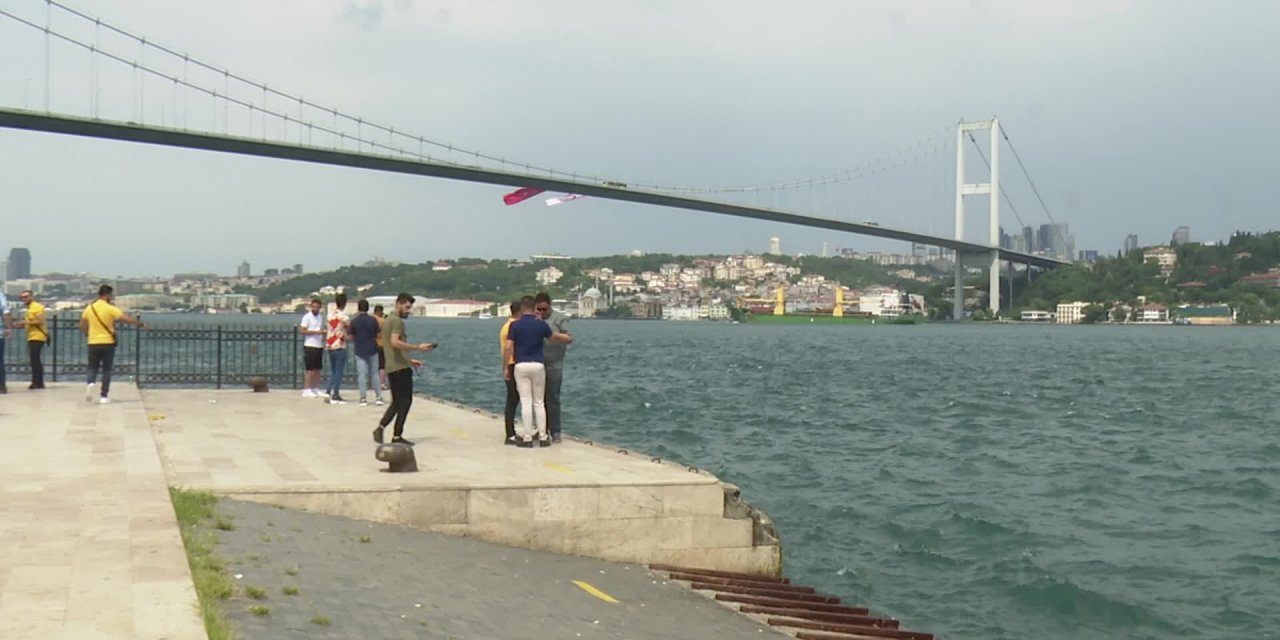 İMAMOĞLU, GEÇMİŞ KURBAN BAYRAMLARINDAKİİSTANBUL BOĞAZI GÖRÜNTÜLERİNİ PAYLAŞTI: "İSKİ BU TABLOYA SON VERDİ"