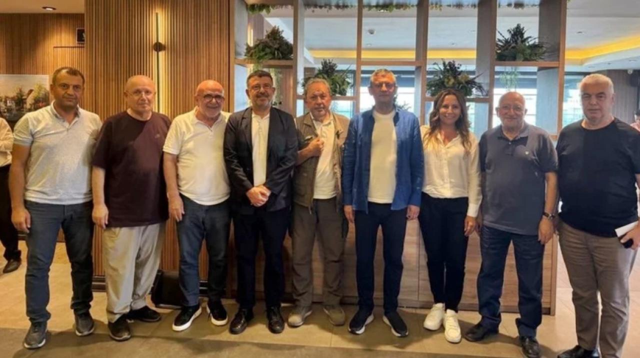 CHP Lideri Özgür Özel Ekonomim’e Konuştu: “Vatandaş, ‘CHP Gelirse Ekonomi Düzelir, Bizi AB’ye Tam Üye Yapar’a İnanacak”