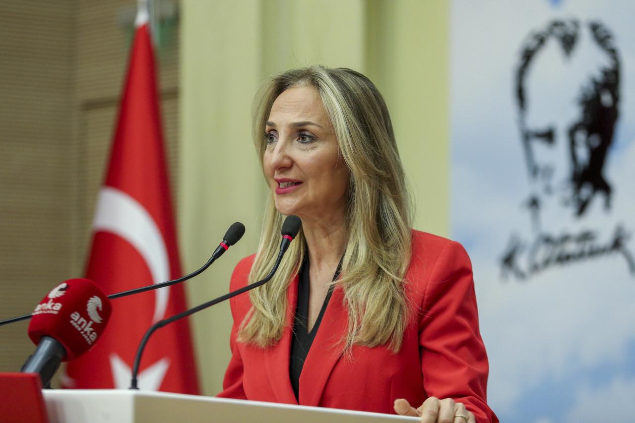 Aylin Nazlıaka'dan Diyanet'in Kadınların Miras Hakkıyla İlgili Cuma Hutbesine Tepki: