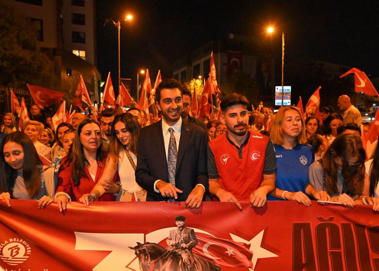 Tuzla'da 30 Ağustos coşkusu... Belediye Başkanı Bingöl: Bu topraklarda umut hep var olacak