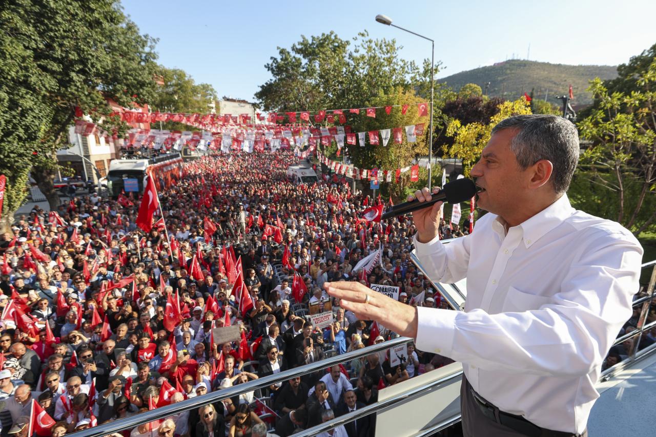 CHP Lideri Özgür Özel: “Meşruiyet Bu Meydanda Olacakken Trump’ta Arandı; Şimdi Meydan ‘İstifa’ Diyor”
