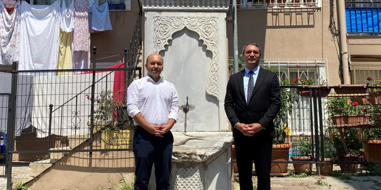 İBB GENEL SEKRETER YARDIMCISI POLAT, TUĞRA TARTIŞMALARINI ARDINDAN TARİHİÇEŞMEYE GİTTİ: "NEDENSE GELEN OLMADI"