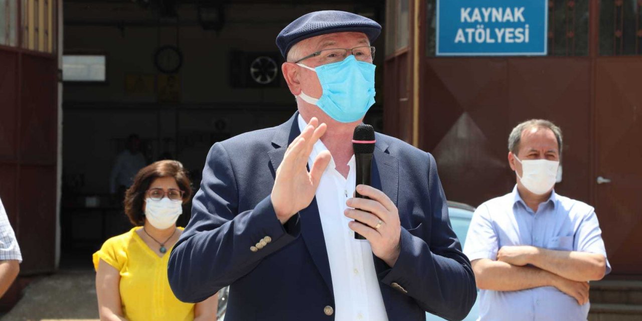 ODUNPAZARI BELEDİYE BAŞKANI KURT, FEN İŞLERİ VE PARK BAHÇELER PERSONELİİLE BAYRAMLAŞTI
