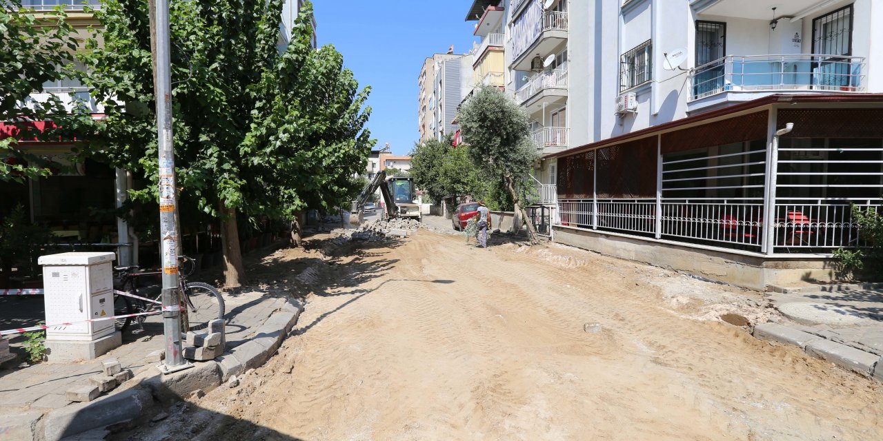 EFELER BELEDİYESİ YOLLARI YENİLİYOR