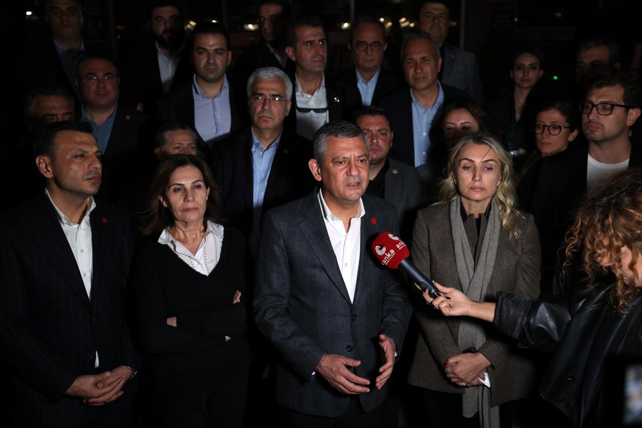 CHP Lideri Özgür Özel: “Arkadaşlarımıza Atılan Hırsızlık, Yolsuzluk İftiraları Tutmayınca Casusluk İftirasına Sarıldılar”