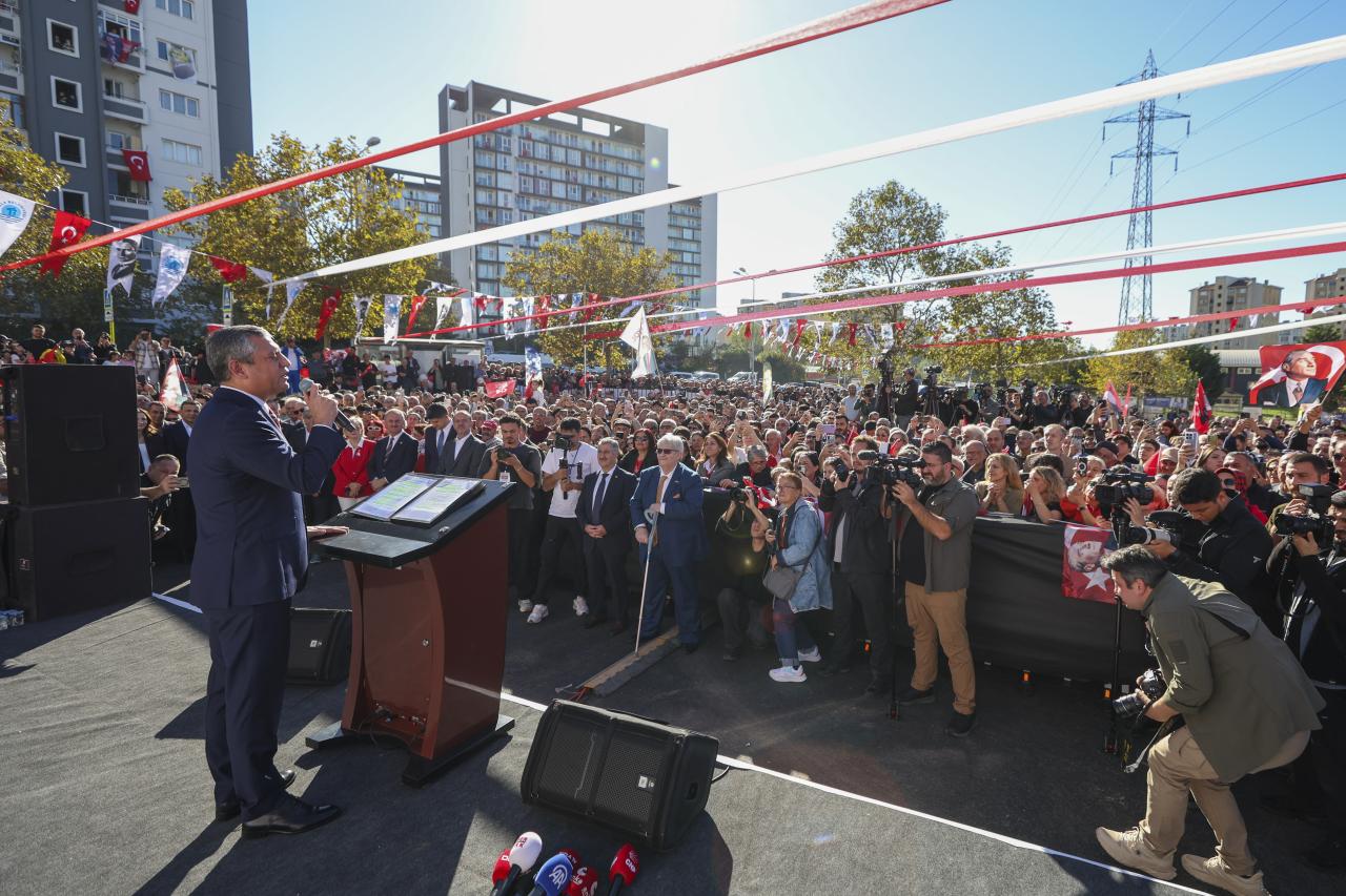 CHP Lideri Özgür Özel: “Yaşasın Cumhuriyet, Yaşasın Demokrasi, Yaşasın Yarınlardaki Özgür, Zengin ve Güçlü Türkiye”