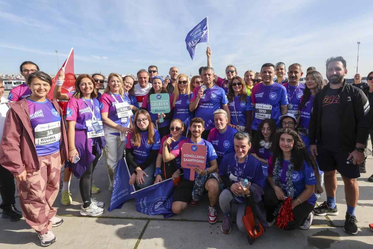 Cumhuriyet Halk Partisi Genel Başkanı Özgür Özel: “İstanbul’un Bütün Renkleriyle Koştuk”