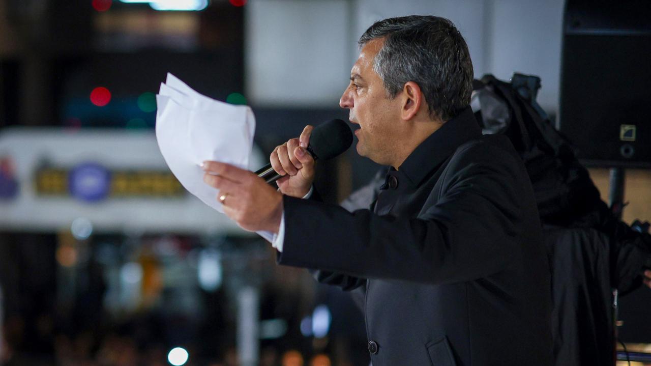 CHP Lideri Özgür Özel: Akın Gürlek’e Eti Maden’in Lüksemburg’daki Şirketinden Maaş Bağlandığını Bilmiyor Musunuz?