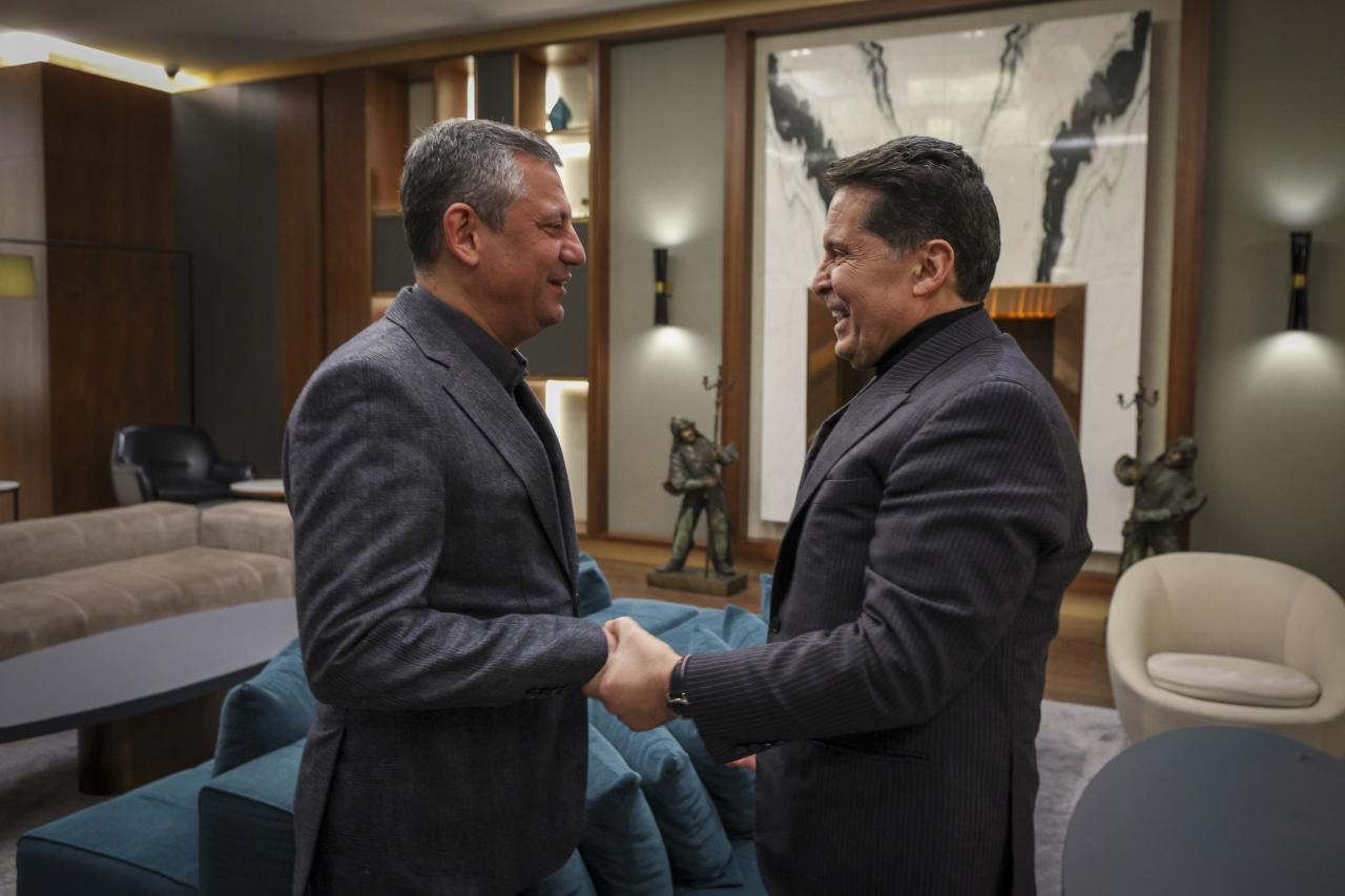 CHP Genel Başkanı Özgür Özel, Ahmet Özer ile Bir Araya Geldi