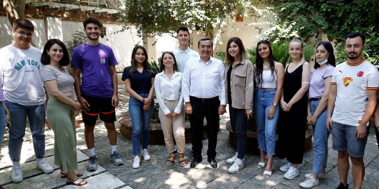 KONAK BELEDİYESİ'NİN GENÇLER İÇİN HAYATA GEÇİRECEĞİİKİ PROJESİNE DAHA AB’DEN HİBE DESTEĞİ