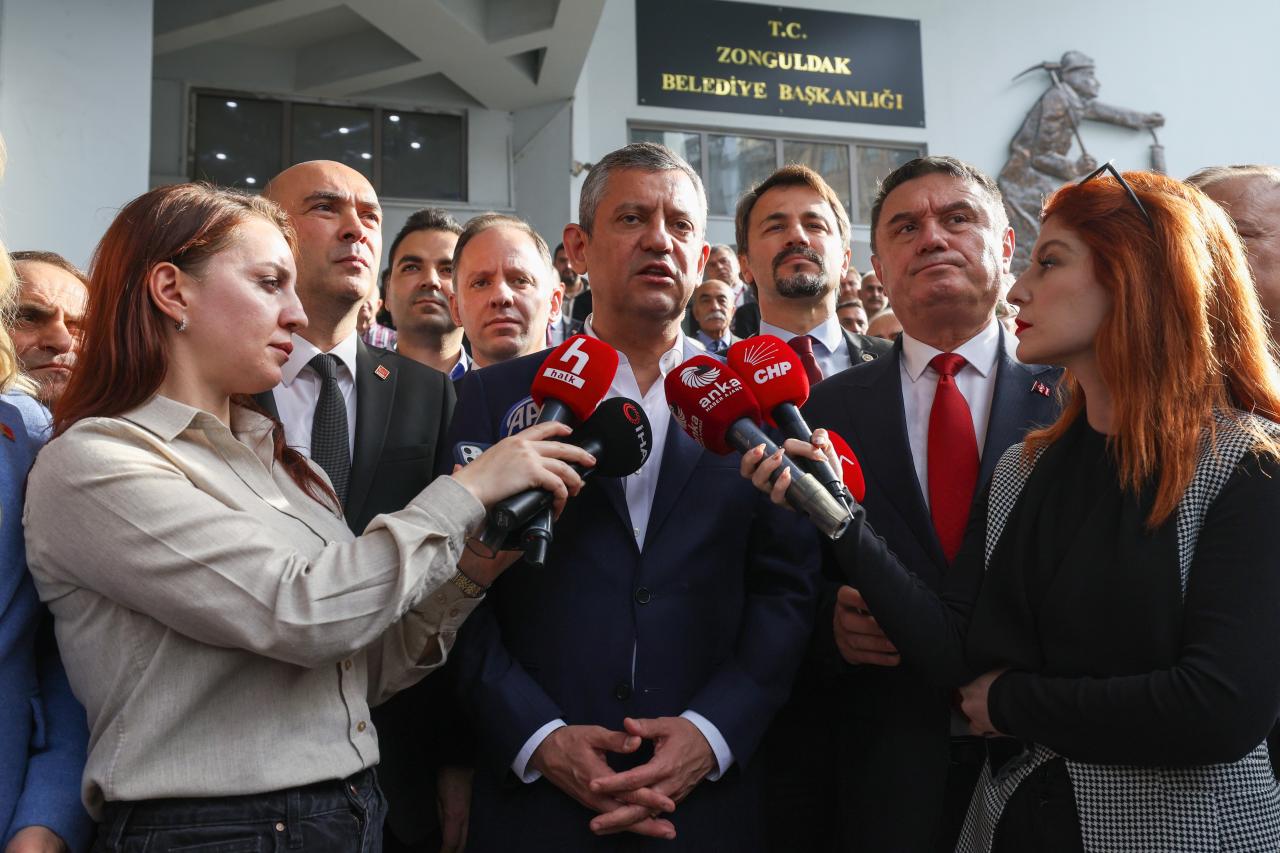 CHP Genel Başkanı Özgür Özel: “Mansur Yavaş’a Karşı Da Aynı İtibar Suikastını Gerçekleştirmeye Çalışıyorlar”