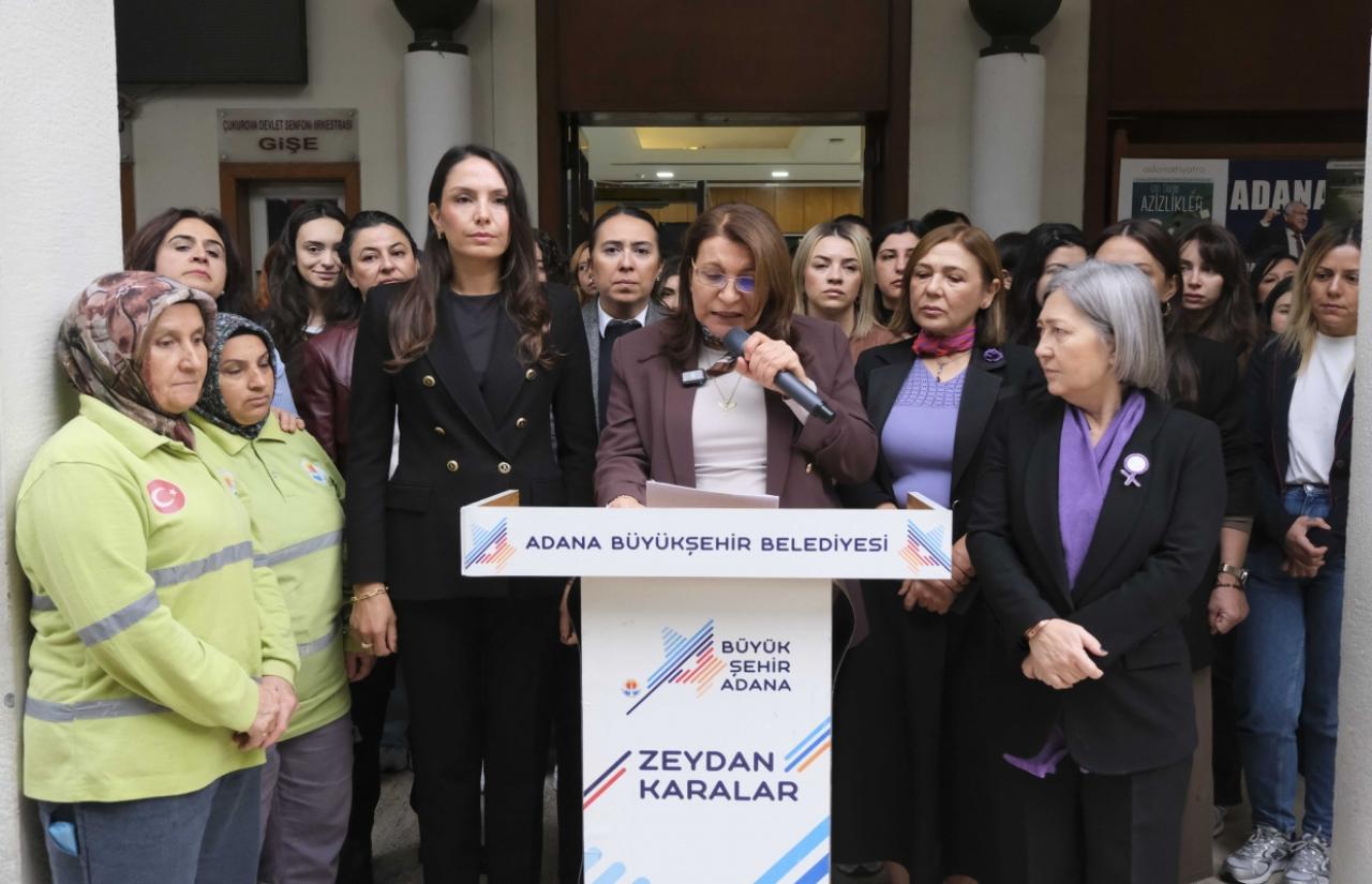 Adana Büyükşehir’in Kadın Çalışanları Basın Açıklaması Yaptı