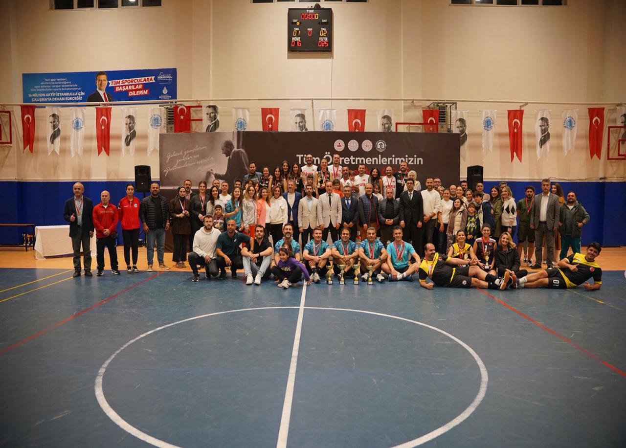 Öğretmenler Günü Spor Şenlikleri sona erdi: 650 öğretmen 9 branşta yarıştı