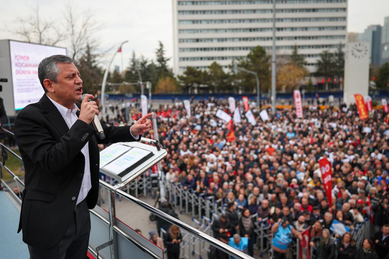 CHP Lideri Özgür Özel: “Tek Adam Yine Kaybedecek, Yurttaş Yine Bütçe Hakkını Söke Söke Alacak”