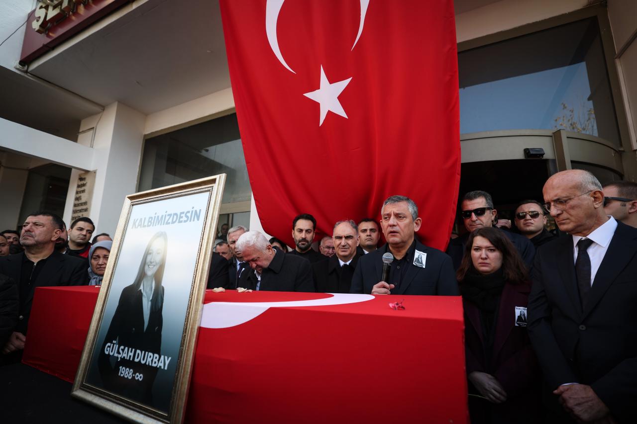 CHP Lideri Özgür Özel: “Koşa Koşa Çalıştı, Koşa Koşa Yaşadı; Hepimizin Evladı, Hepimizin Başı Sağolsun”