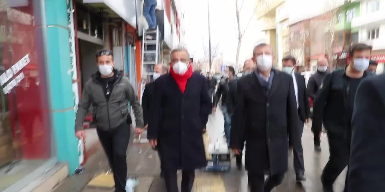 ARDAHANLI ÇİFTÇİ: " HER ŞEYE YAPILANDIRMA ÇIKTI, BİR TEK TARIM KREDİ KOOPERATİFİ'NE YOK"