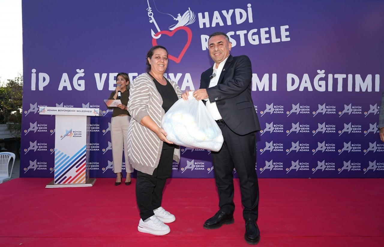 Adana Büyükşehir Belediyesi, Yumurtalık İlçesinde Balıkçılara İp Ağ ve Fanya Takımı Desteğinde Bulundu