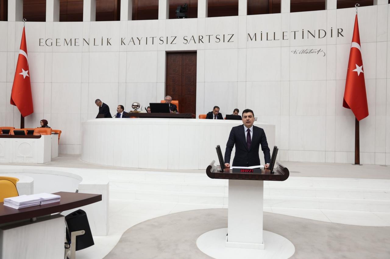 Zeynel Emre’den Emeklilerin Barınma Krizine İlişkin 7 Maddelik Soru Önergesi