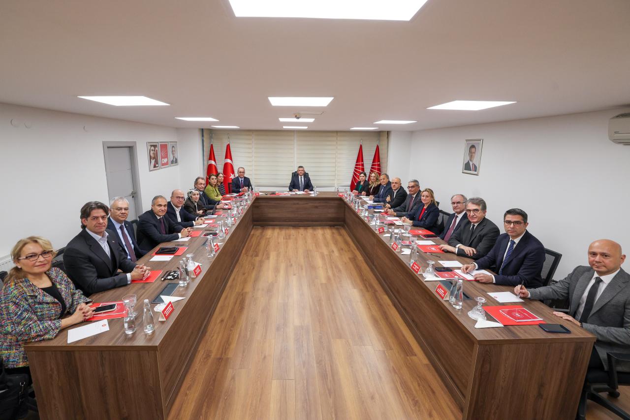 CHP Lideri Özgür Özel, CAO Toplantısına Başkanlık Etti: “Bizim İçin Muhalefet Dönemi Ruhen de Fikren de Kapanmıştır”