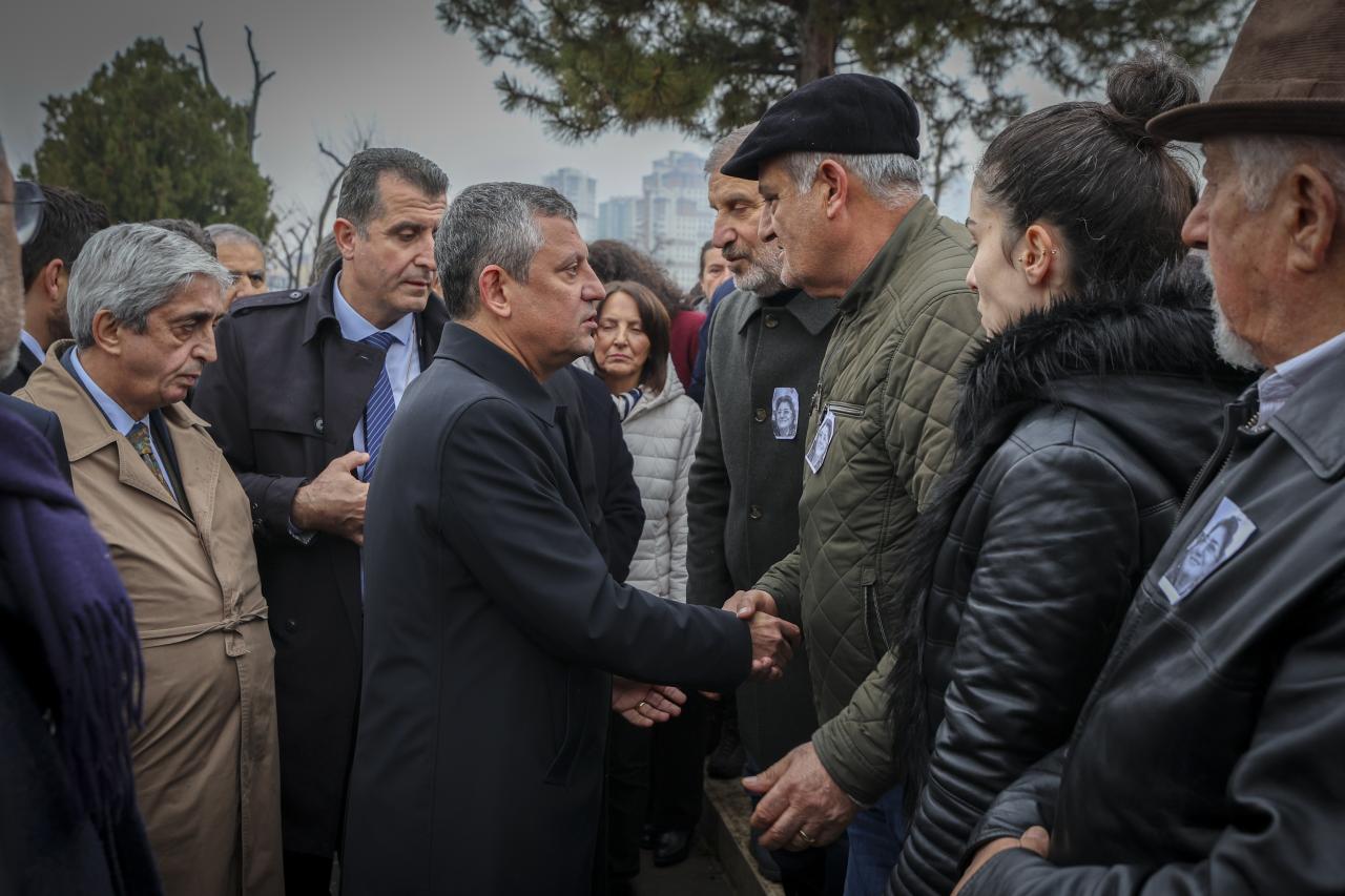 CHP Genel Başkanı Özgür Özel, Kevser Ercan’ın Cenaze Törenine Katıldı