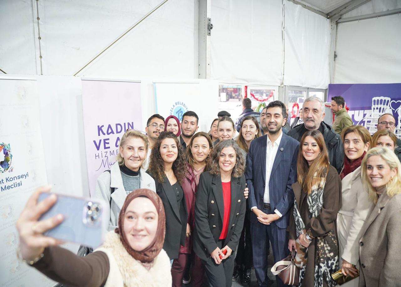 Tuzla'da Kadın Emeği Çarşısı dayanışmayla açıldı