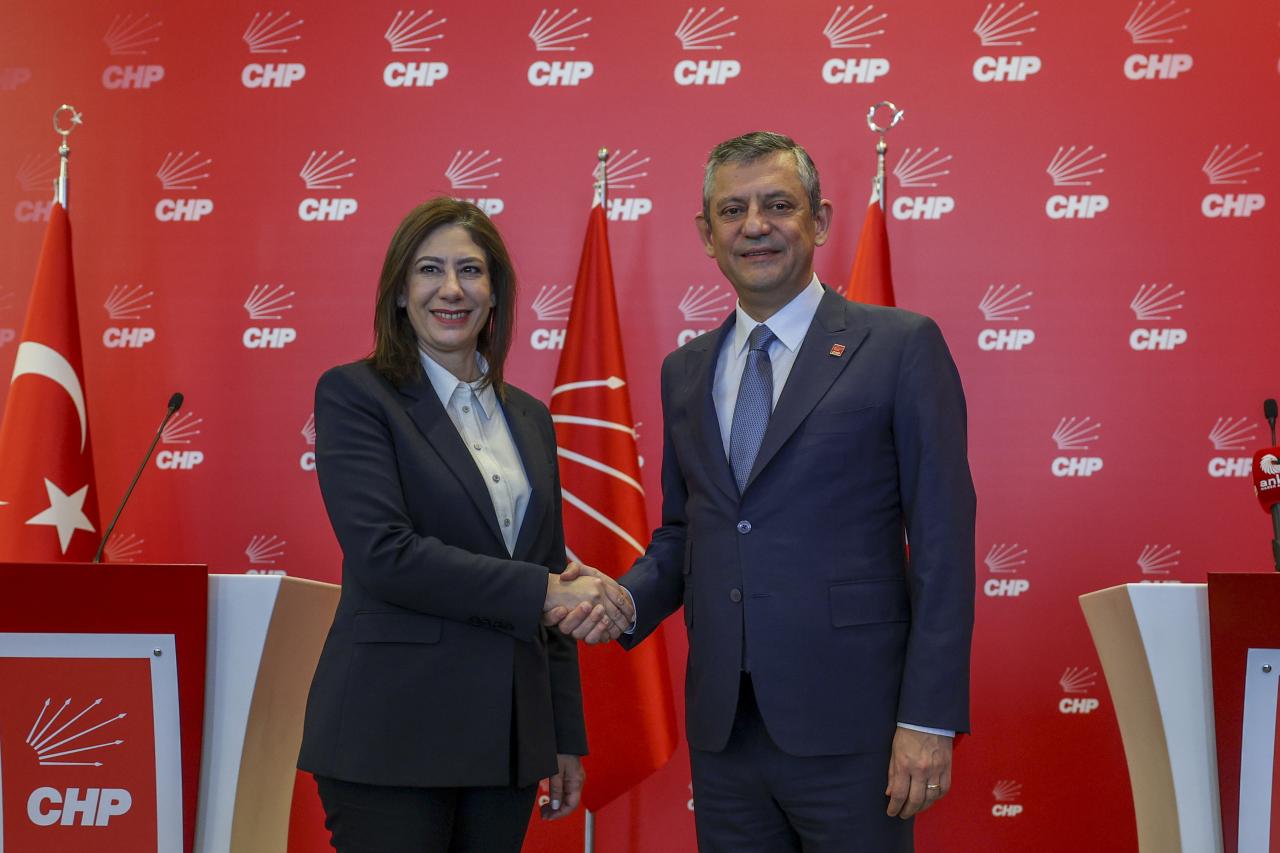 CHP Genel Başkanı Özgür Özel: “Her İki Parti Kol Kola, Dayanışma İçinde Ülkelerimizde İktidar İçin Yürüyoruz”
