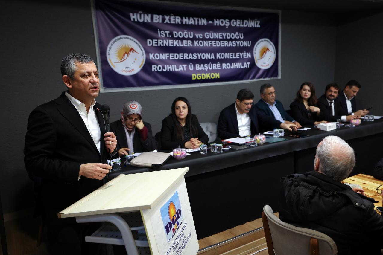 CHP Lideri Özgür Özel, İstanbul Doğu ve Güneydoğu Dernekler Konfederasyonu Üyeleri ile Bir Araya Geldi