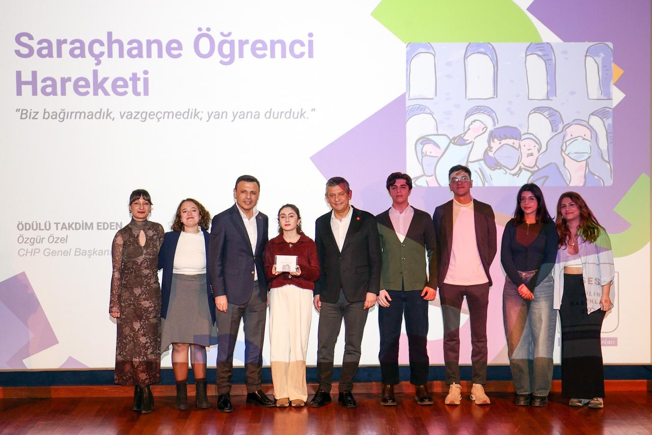 CHP Lideri Özgür Özel, SES Eşitlik ve Dayanışma Derneği Yılın Kadınları Ödül Törenine Katıldı