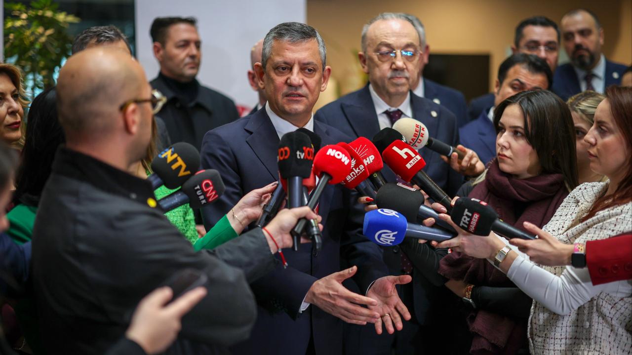 CHP Lideri Özel: Emekliler İçin Teklifimiz, Asgari Ücretle Aradaki 8 Bin Liralık Farkın Tüm Emeklilere Seyyanen Verilmesi