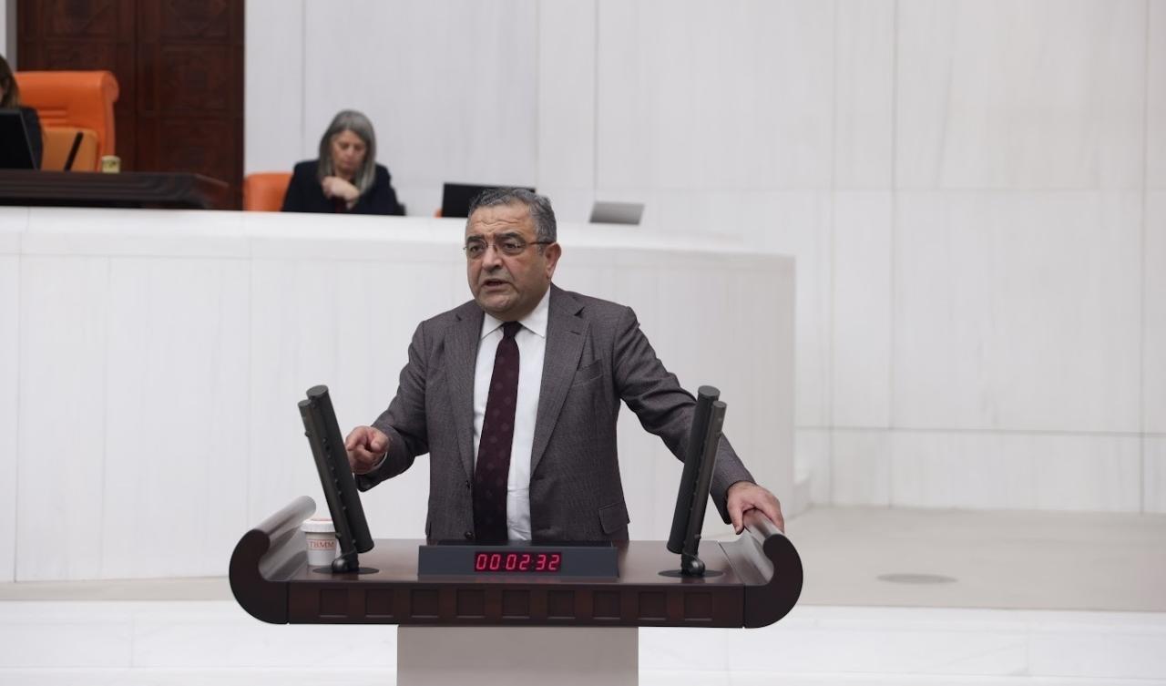 Sezgin Tanrıkulu'ndan Bakan Tunç'a: “CHP’li Belediyelere Yönelik Soruşturmalarda Aynı Bilirkişilerin Görevlendirilmesi, Adil Yargılanma Hakkını Zedelemiyor Mu?”