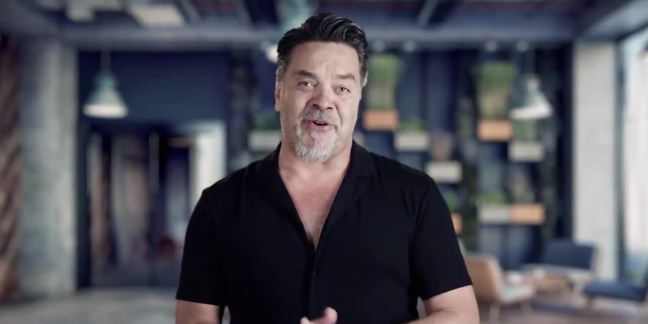ÜNLÜ SUNUCU BEYAZIT ÖZTÜRK, SAĞLIK BAKANLIĞI'NIN HAZIRLADIĞI VİDEO KLİPLE VATANDAŞLARA SESLENDİ: "BİLİME VE AŞIYA GÜVENİN"