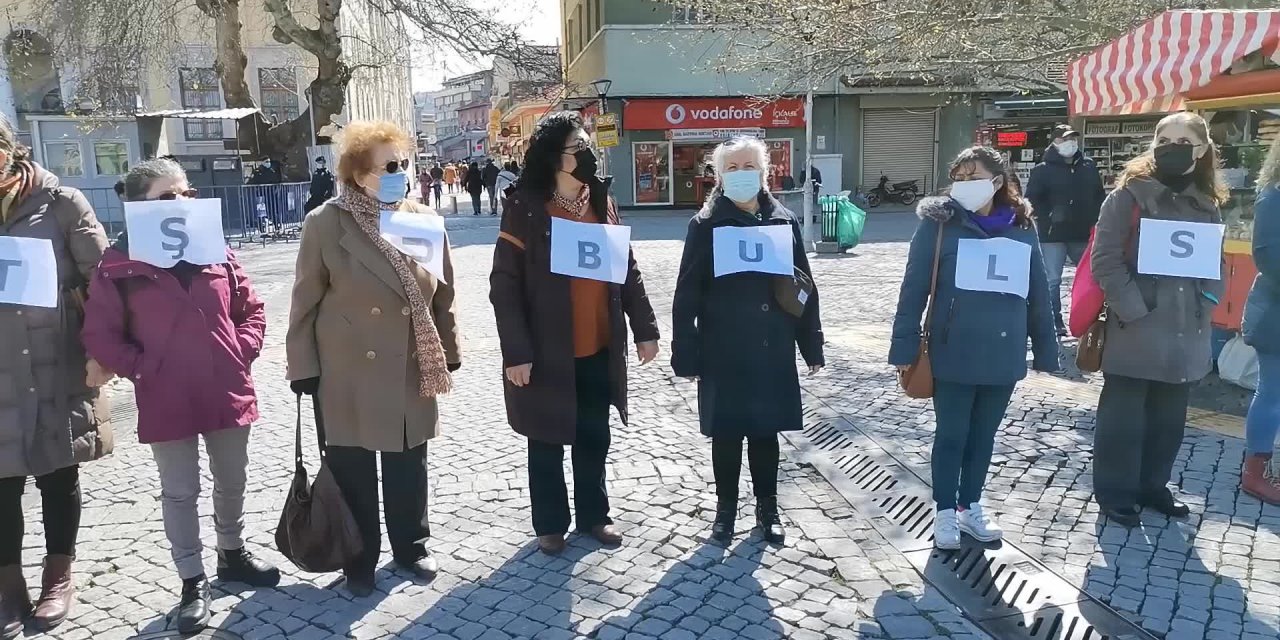 İSTANBUL SÖZLEŞMESİ'NİN FESHİİZMİR'DE PROTESTO EDİLDİ: TEK ADAM İMZASI İLE YOK SAYILAMAZ