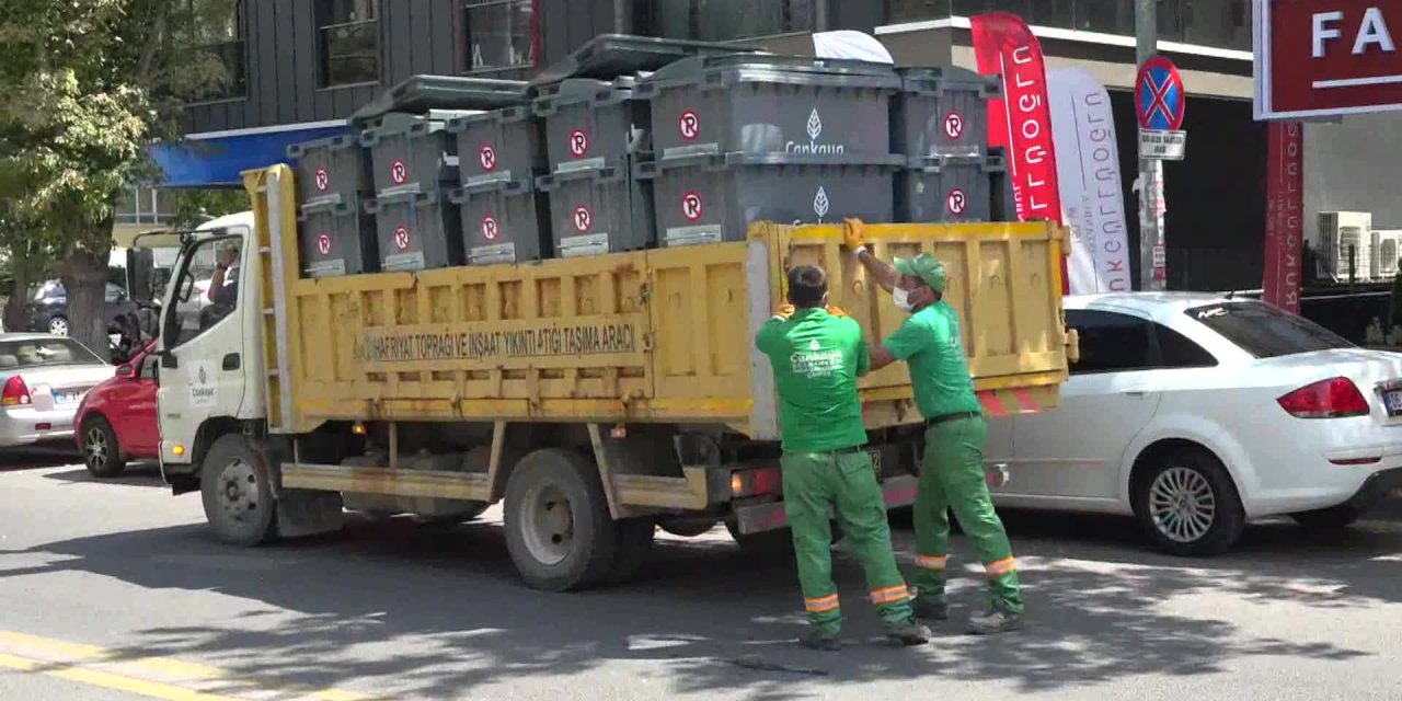 DAHA TEMİZ ÇANKAYA İÇİN DEĞİŞİM, YENİÇÖP KONTEYNERLERİİLE BAŞLADI
