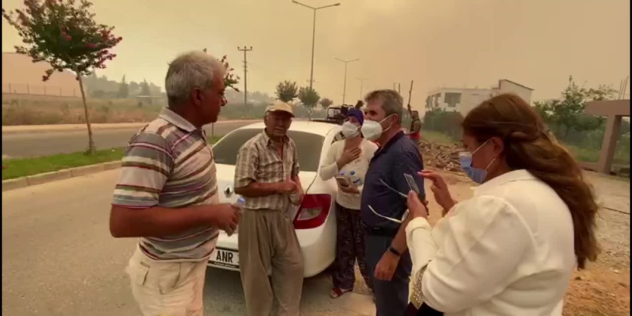 İYİ PARTİLİ FERİDUN BAHŞİ: "OGM'NİN PAYLAŞTIĞI FOTOĞRAFTAKİ KİŞİNİN BEN OLDUĞU ANLAŞILINCA KALDIRILDI"